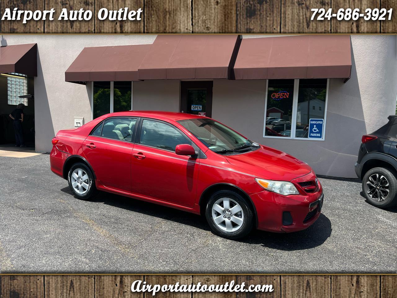 Toyota Corolla LE 4-Speed AT 2011