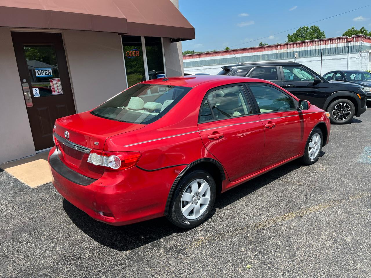 Toyota Corolla LE 4-Speed AT 2011