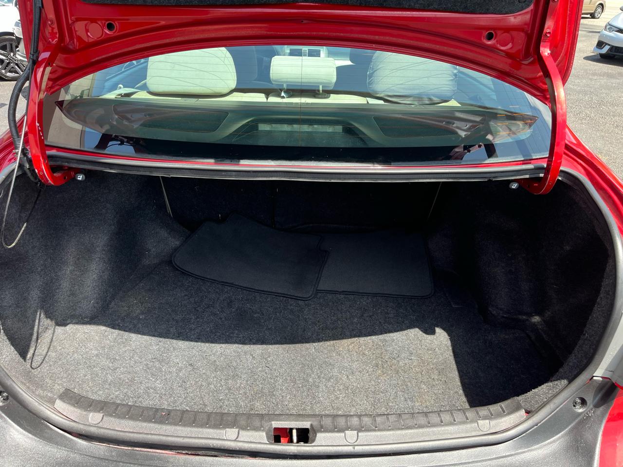Toyota Corolla LE 4-Speed AT 2011