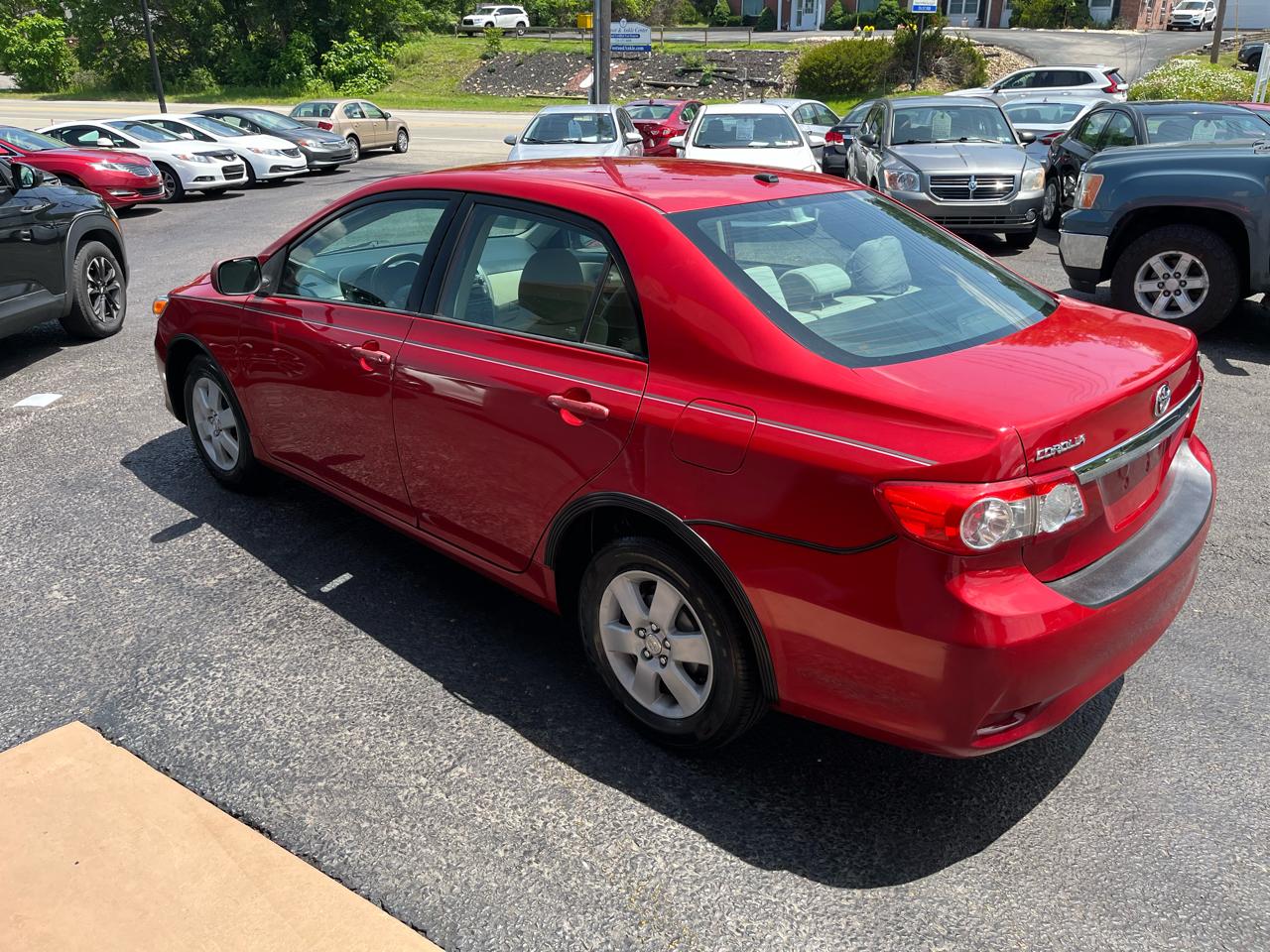 Toyota Corolla LE 4-Speed AT 2011