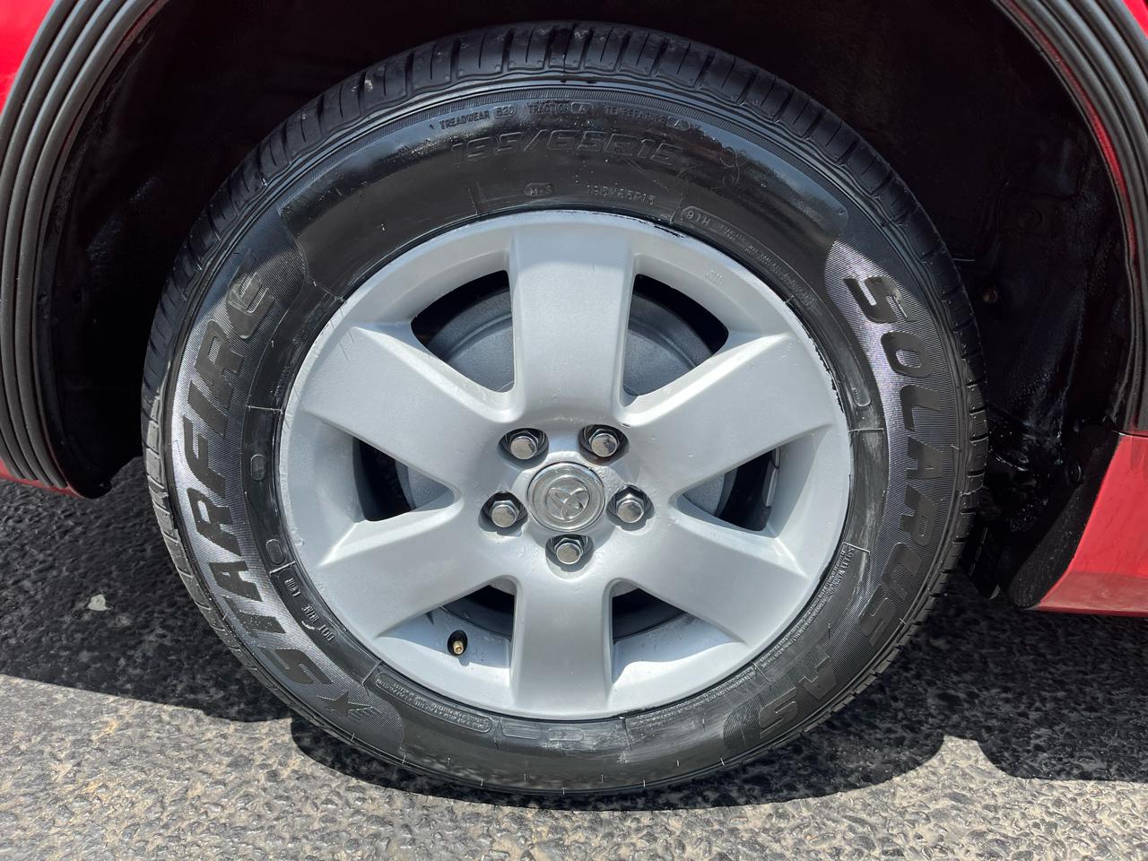 Toyota Corolla LE 4-Speed AT 2011