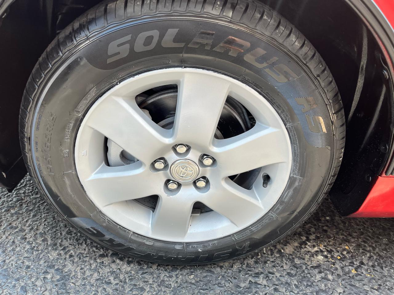 Toyota Corolla LE 4-Speed AT 2011