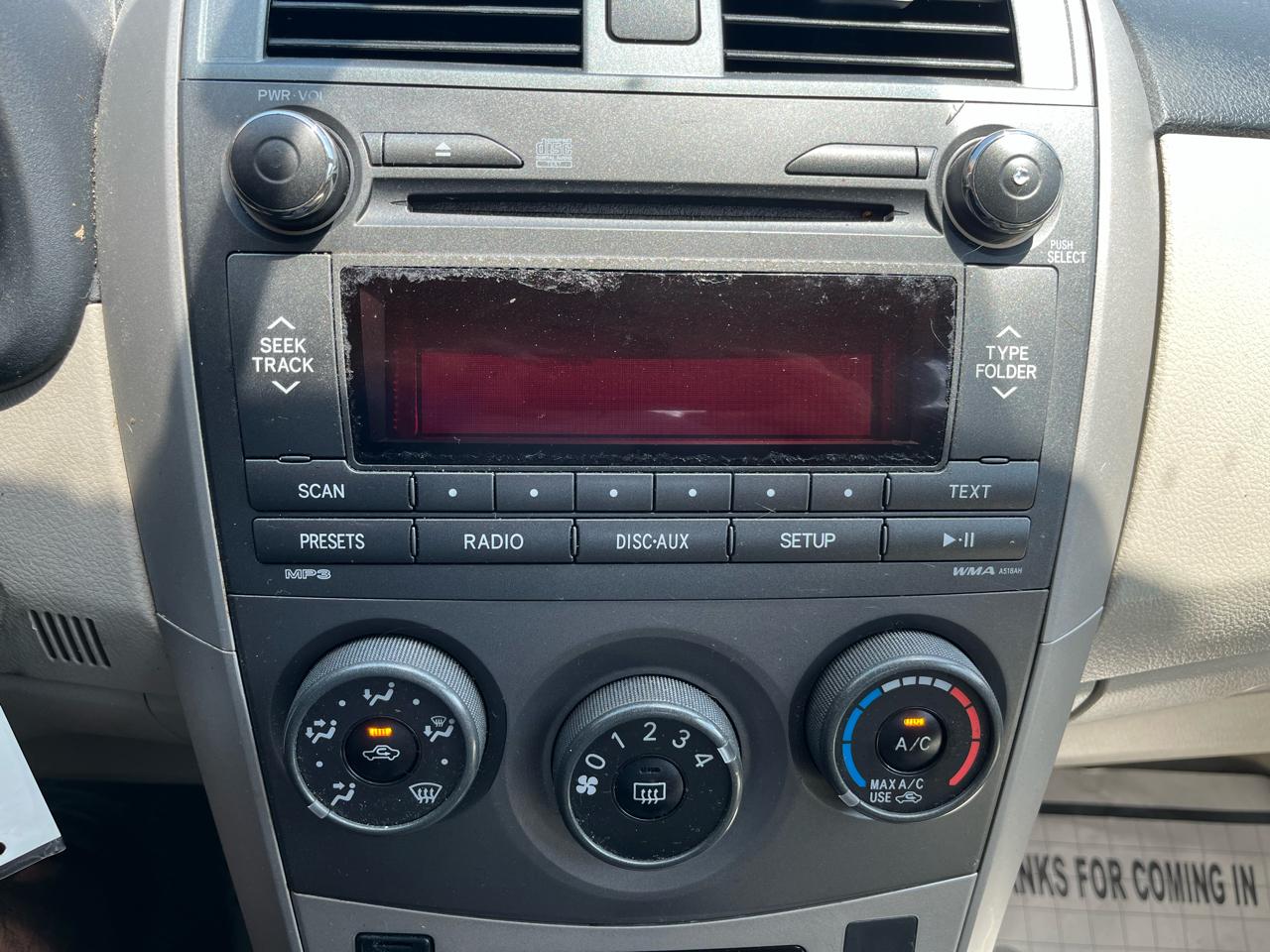 Toyota Corolla LE 4-Speed AT 2011