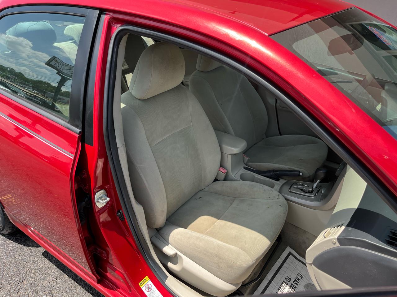 Toyota Corolla LE 4-Speed AT 2011
