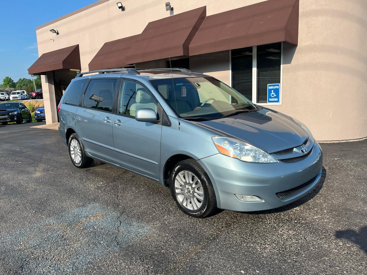 Toyota Sienna XLE Limited AWD 2008