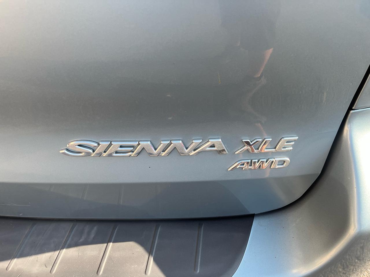 Toyota Sienna XLE Limited AWD 2008