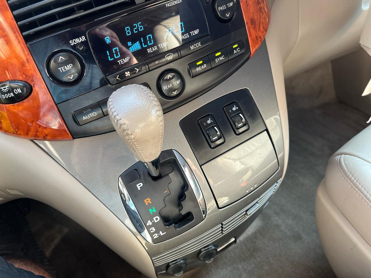 Toyota Sienna XLE Limited AWD 2008