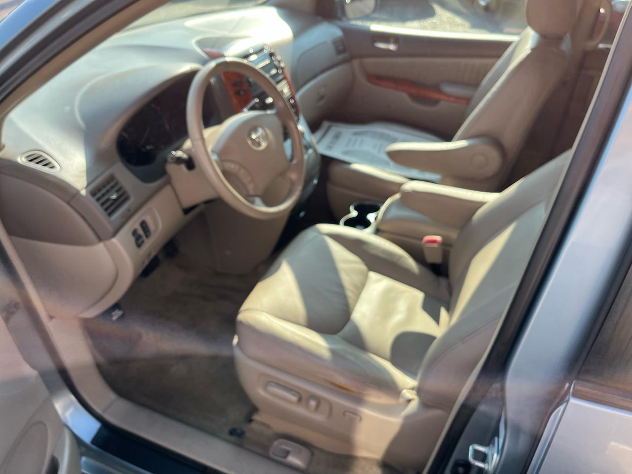 Toyota Sienna XLE Limited AWD 2008