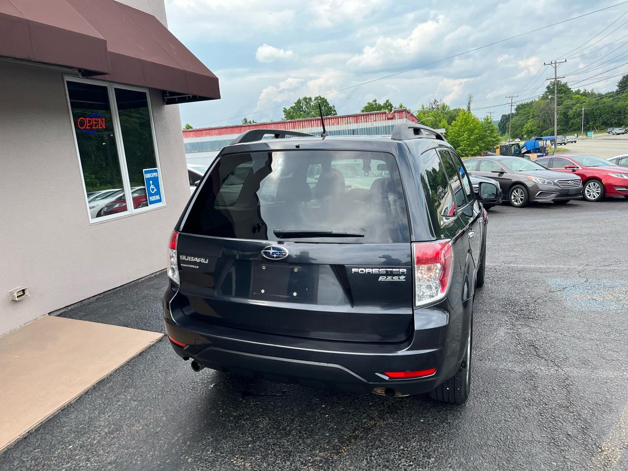 Subaru Forester 2.5X Premium 2010