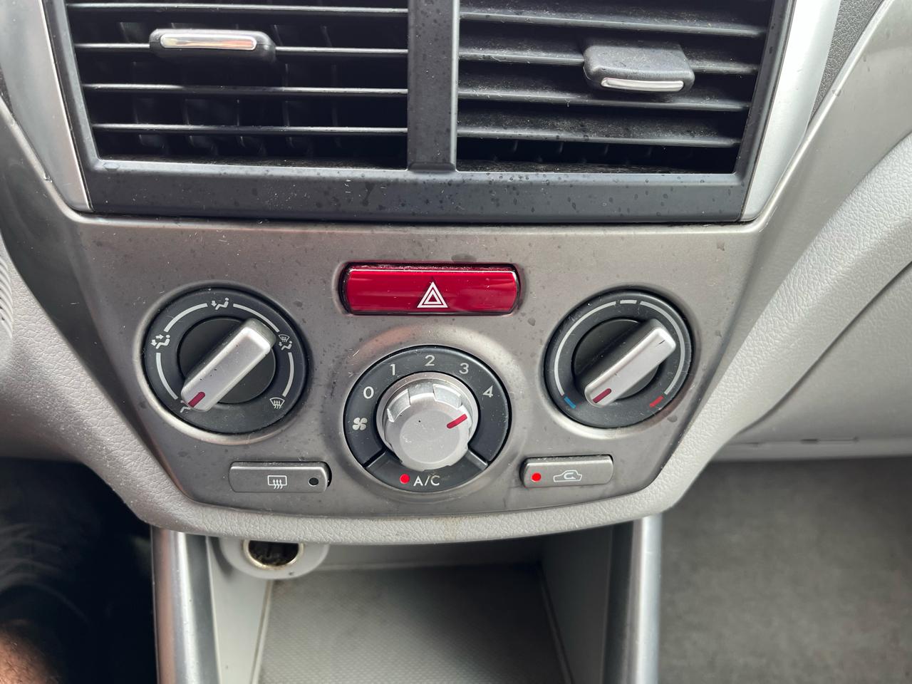 Subaru Forester 2.5X Premium 2010