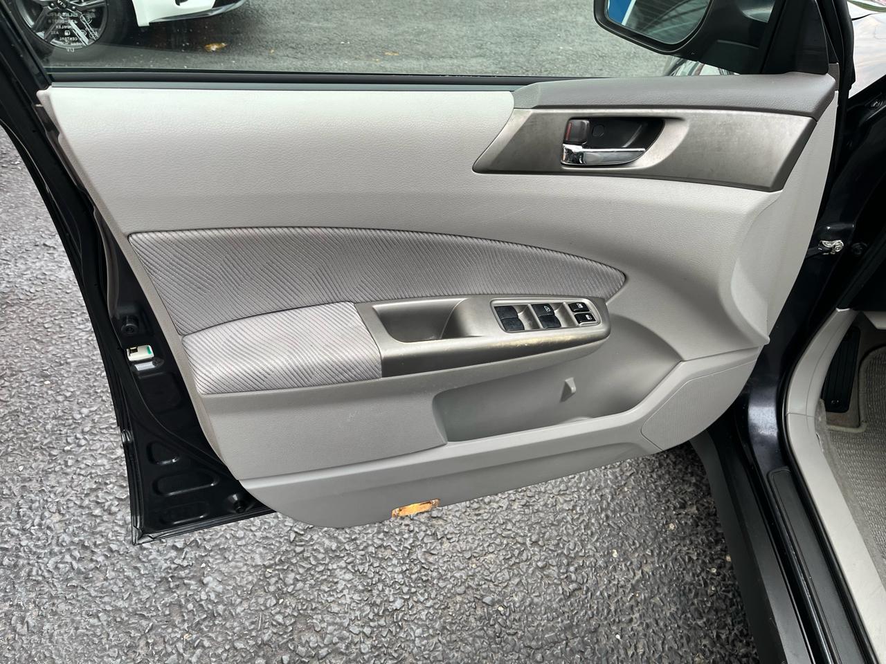 Subaru Forester 2.5X Premium 2010