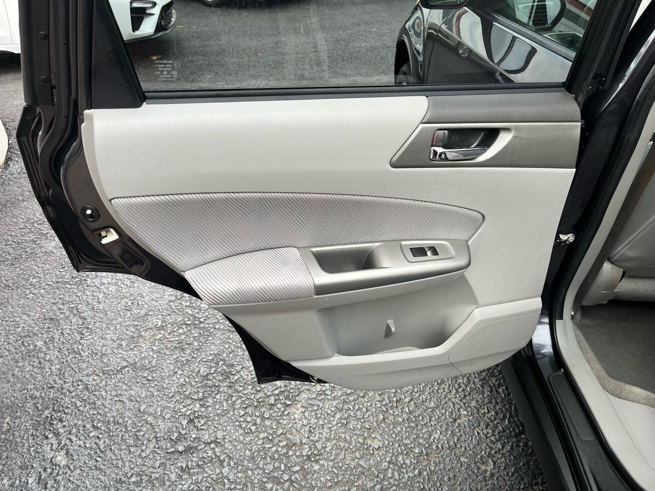 Subaru Forester 2.5X Premium 2010