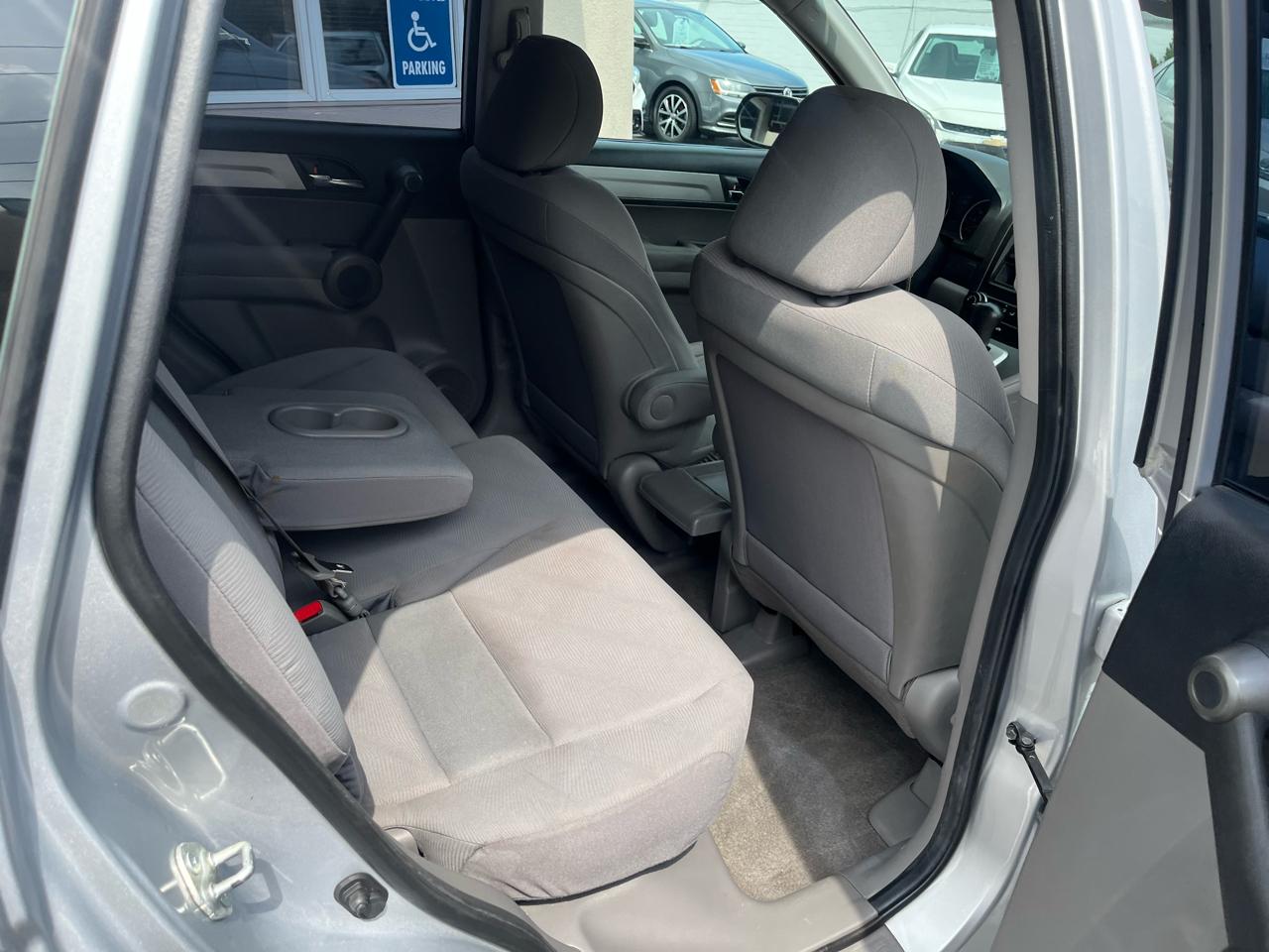 Honda CR-V LX 4WD 5-Speed AT 2011