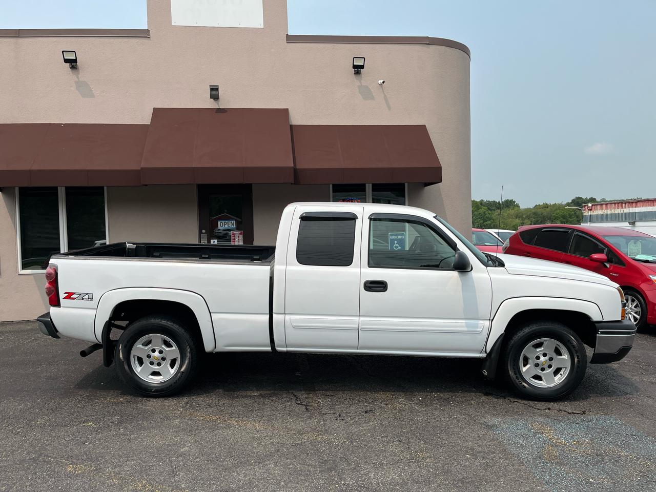 Chevrolet Silverado 1500 Z71 Ext. Cab Short Bed 4WD 2005