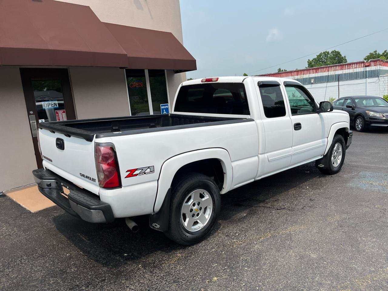 Chevrolet Silverado 1500 Z71 Ext. Cab Short Bed 4WD 2005