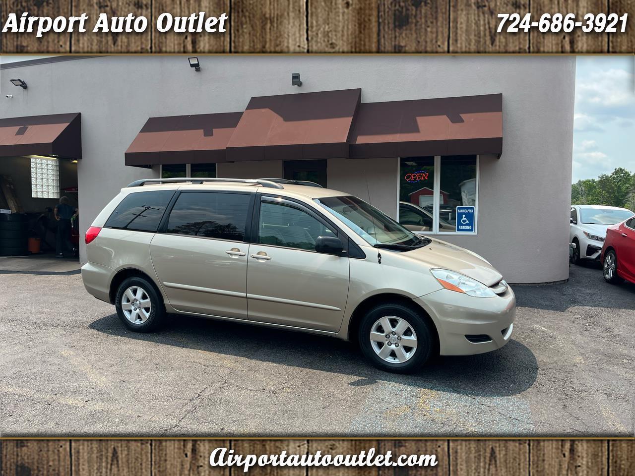 Toyota Sienna LE 7-Passenger 2006