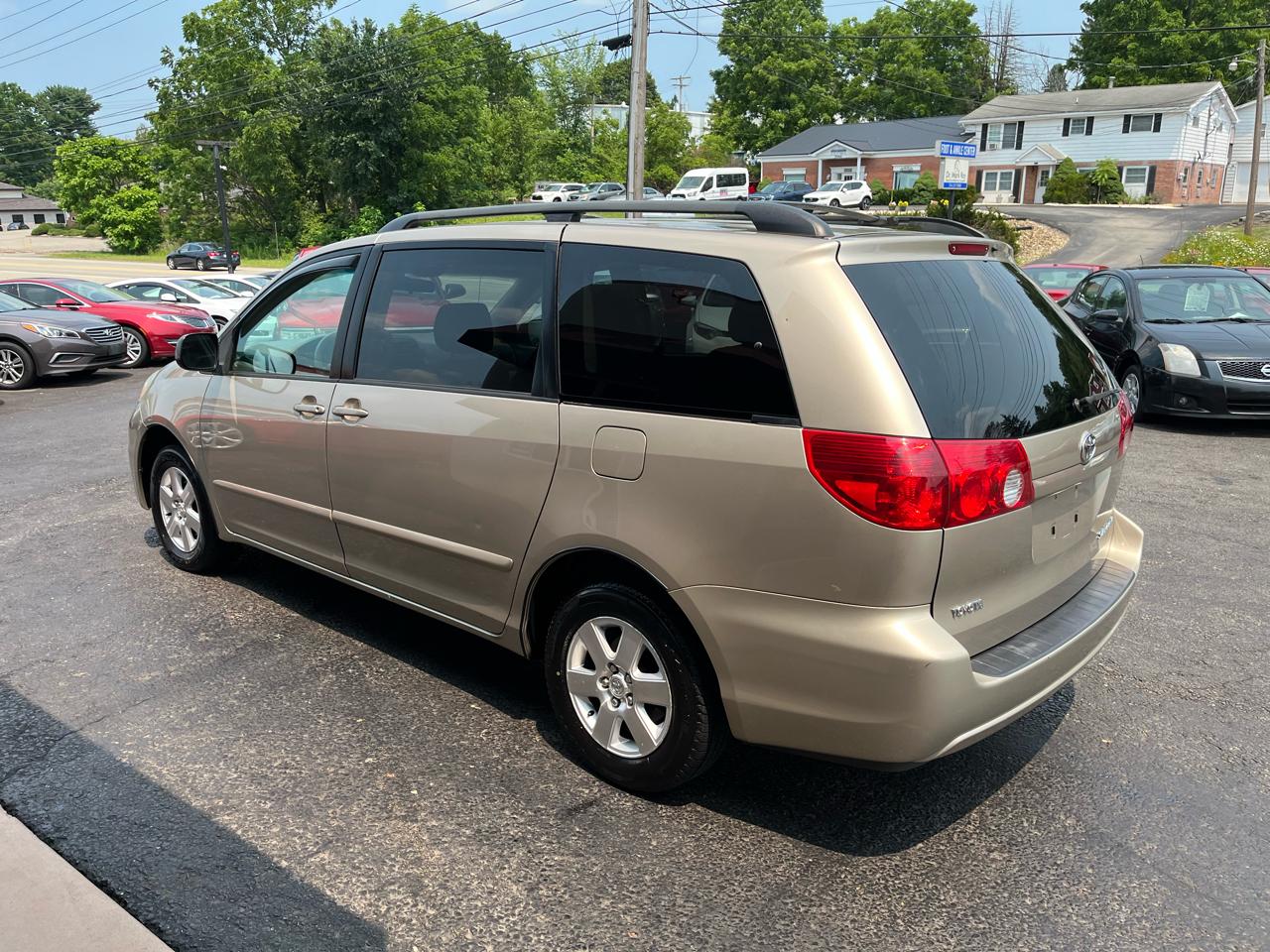 Toyota Sienna LE 7-Passenger 2006