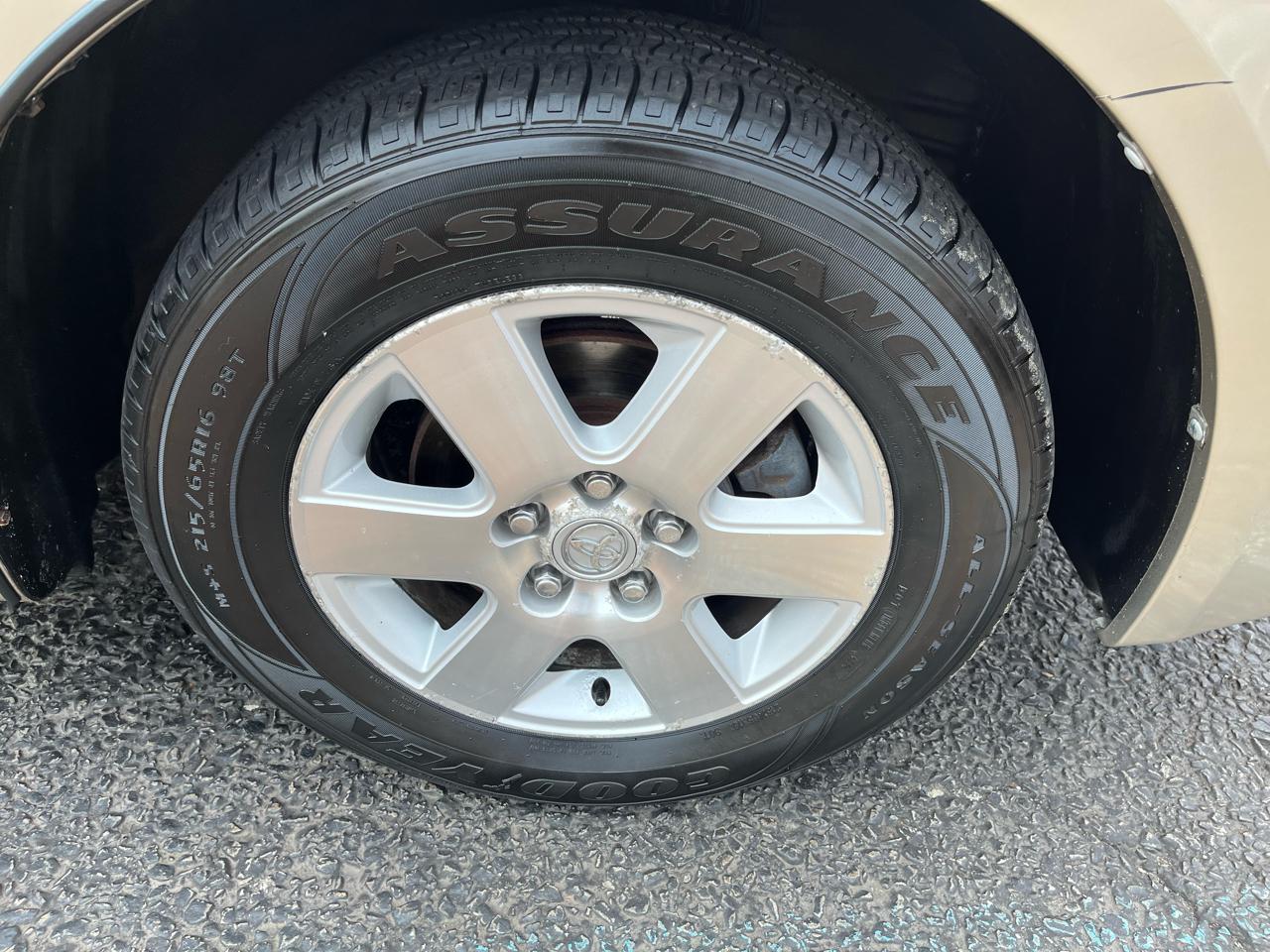 Toyota Sienna LE 7-Passenger 2006