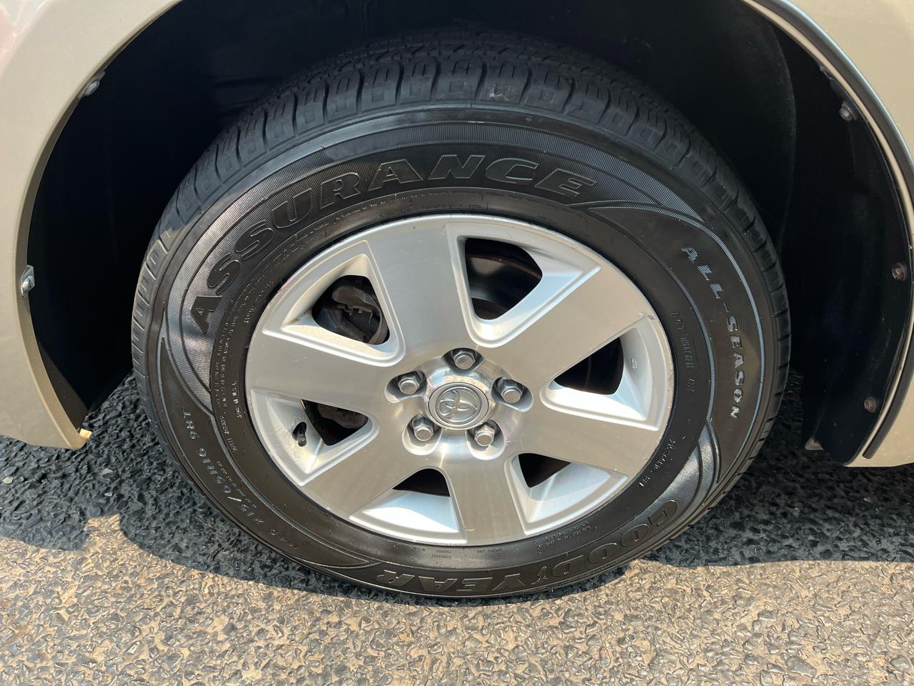 Toyota Sienna LE 7-Passenger 2006
