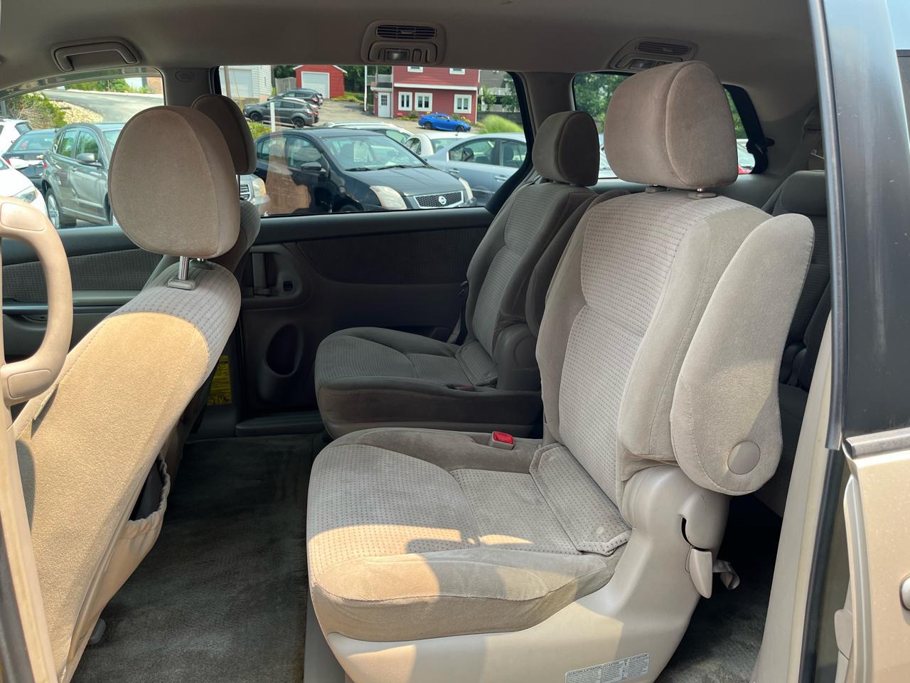 Toyota Sienna LE 7-Passenger 2006