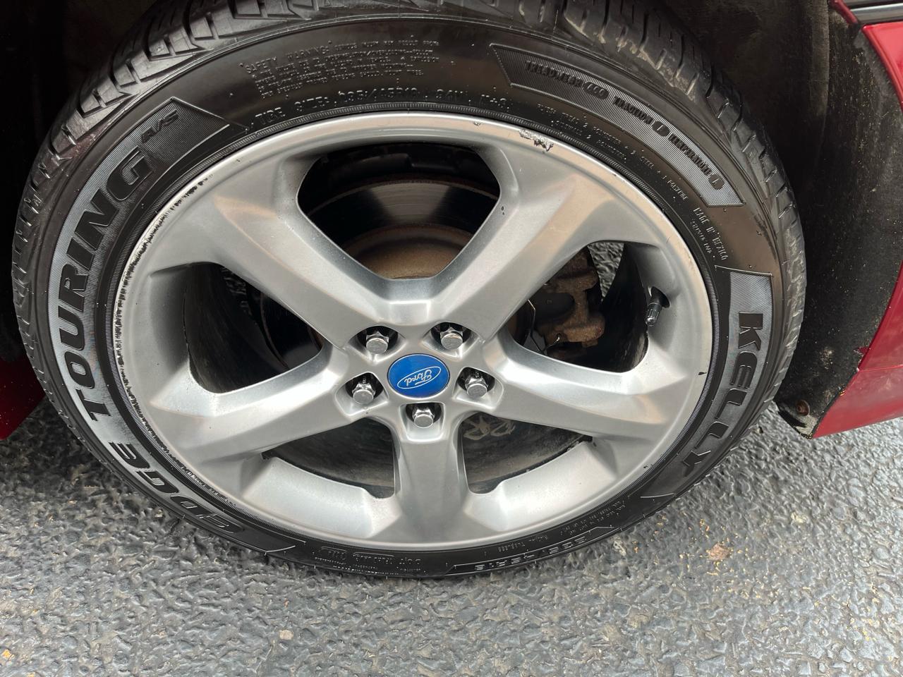 Ford Fusion SE 2013