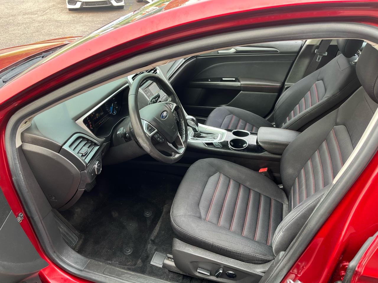 Ford Fusion SE 2013