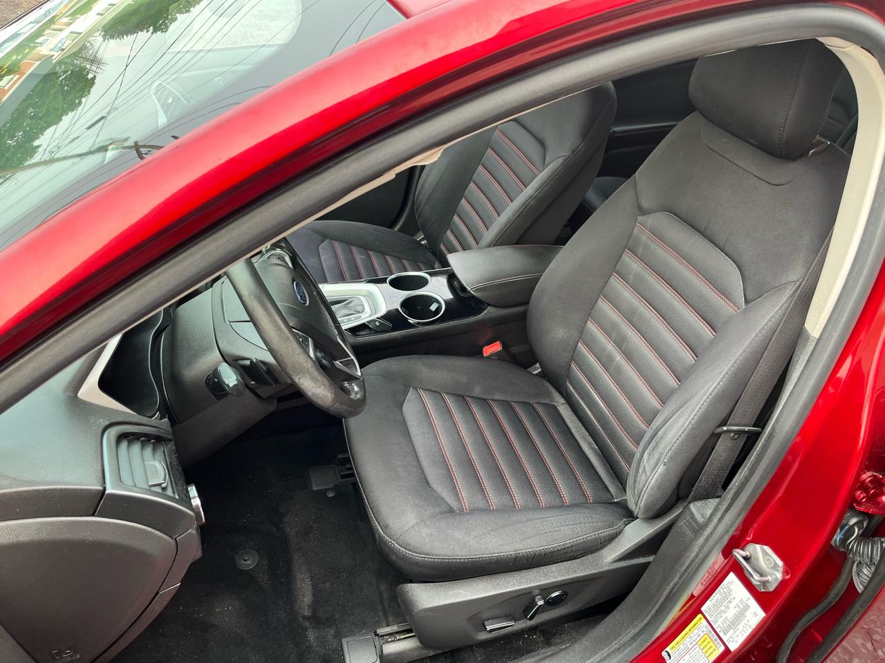 Ford Fusion SE 2013