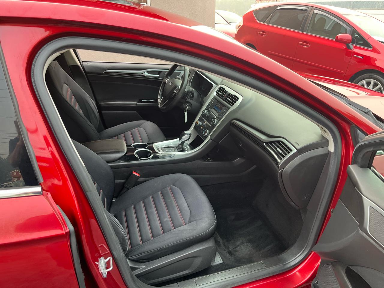 Ford Fusion SE 2013