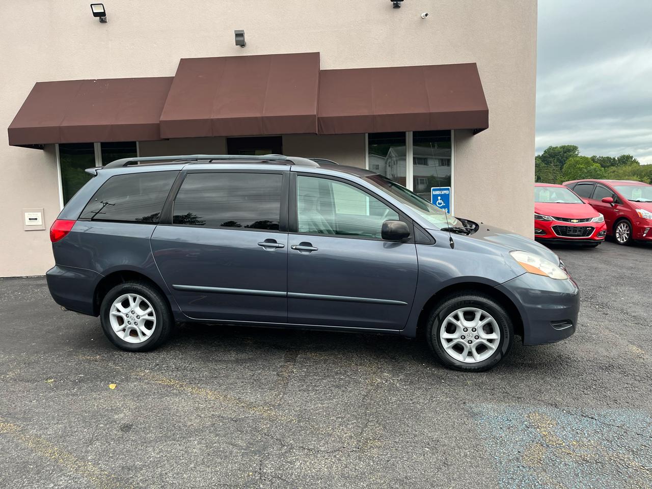 Toyota Sienna LE AWD 2006