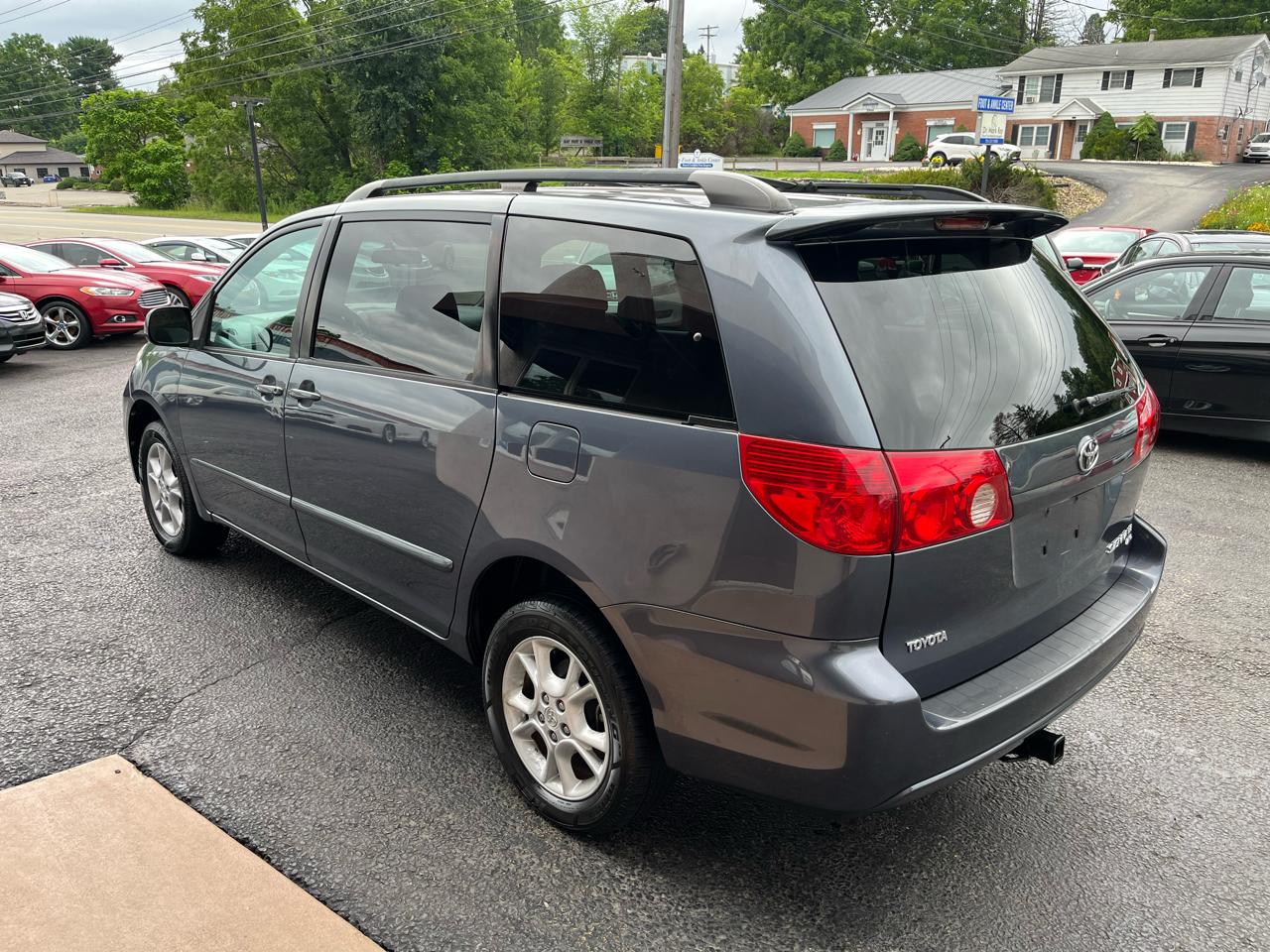 Toyota Sienna LE AWD 2006