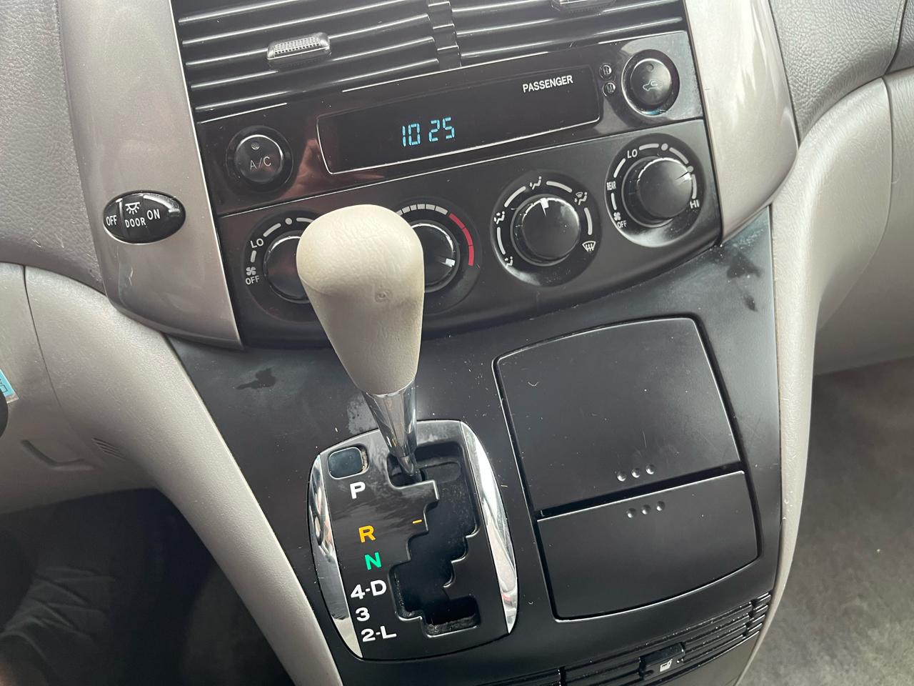 Toyota Sienna LE AWD 2006