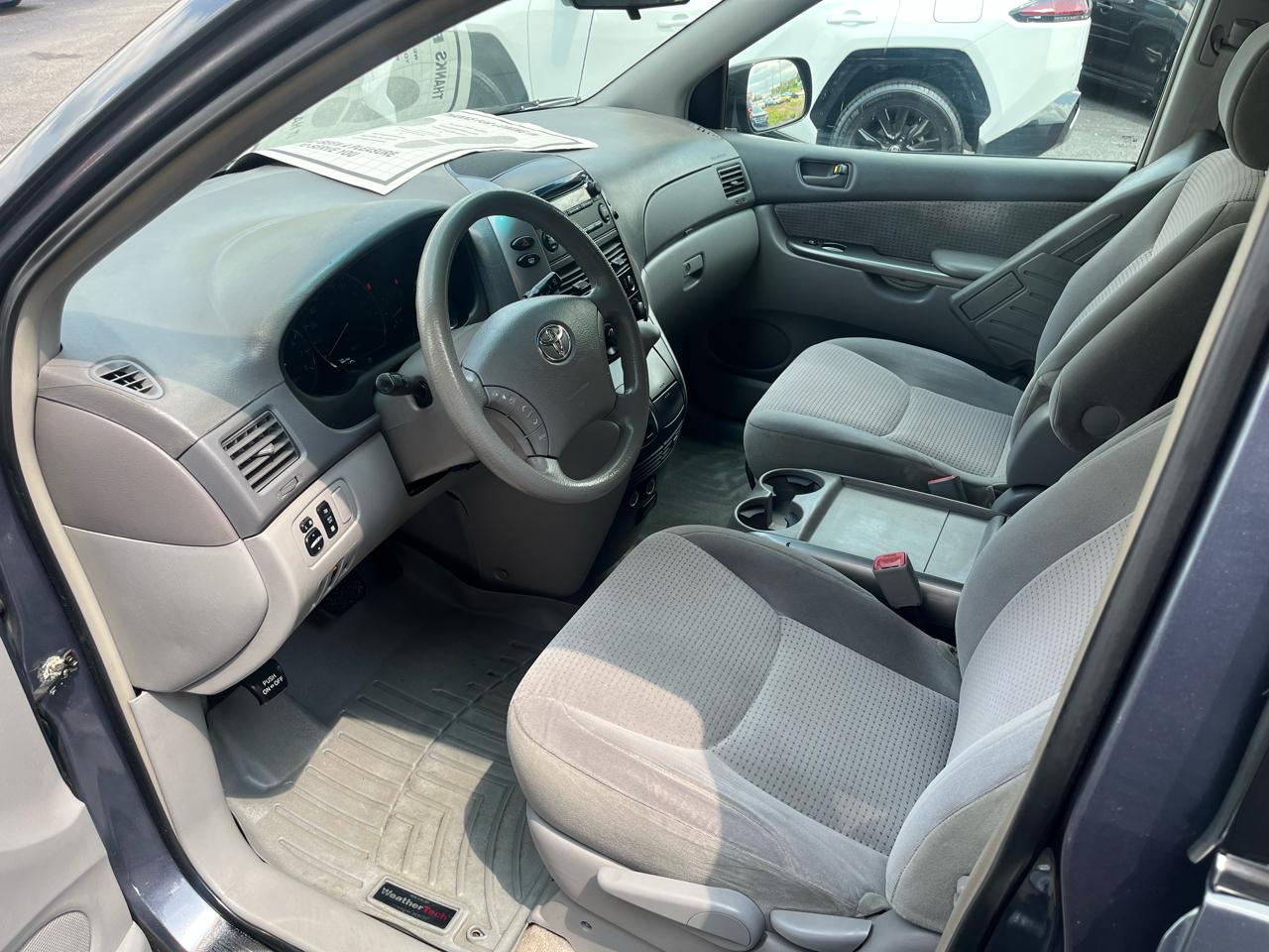 Toyota Sienna LE AWD 2006