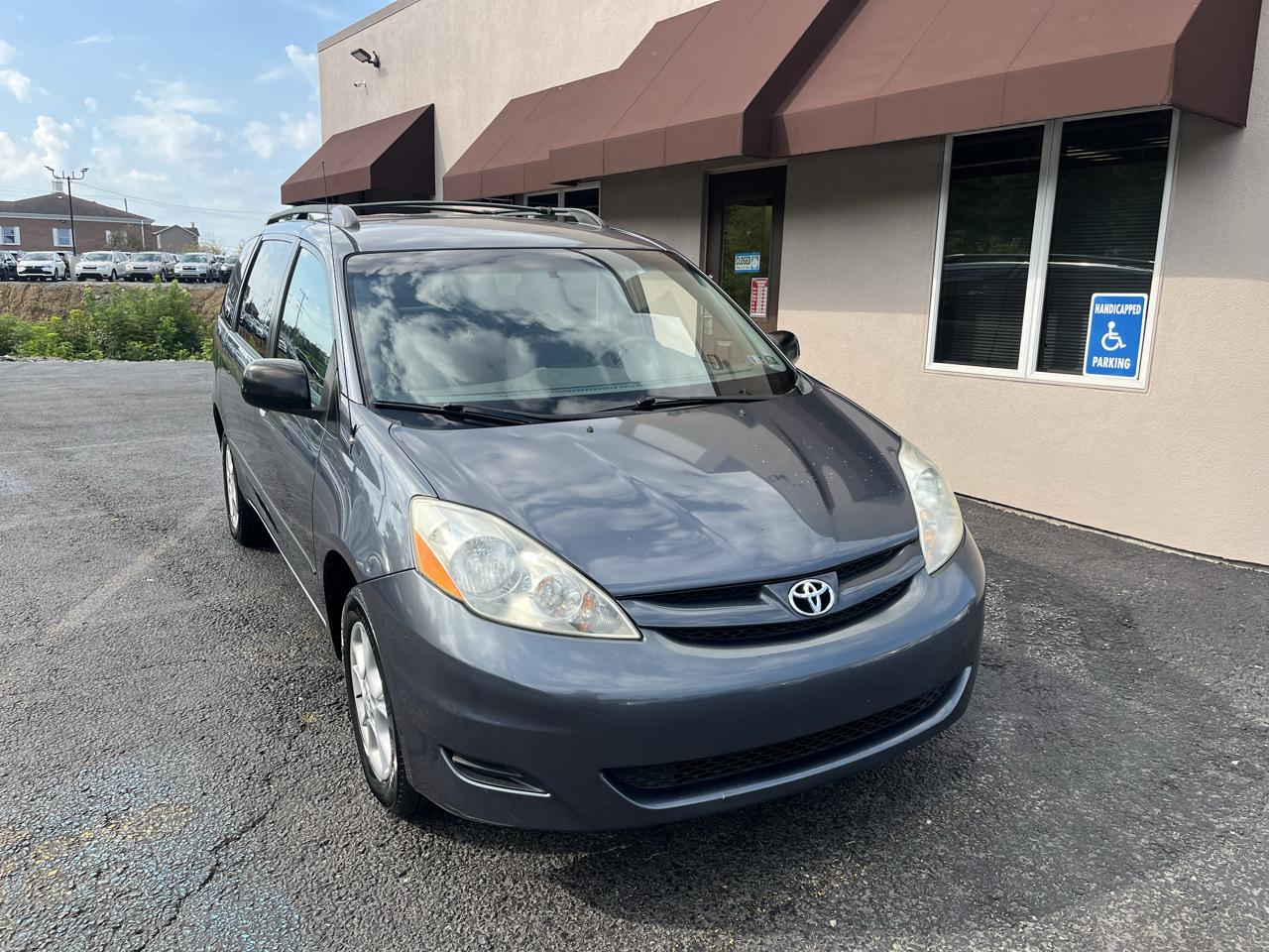 Toyota Sienna LE AWD 2006