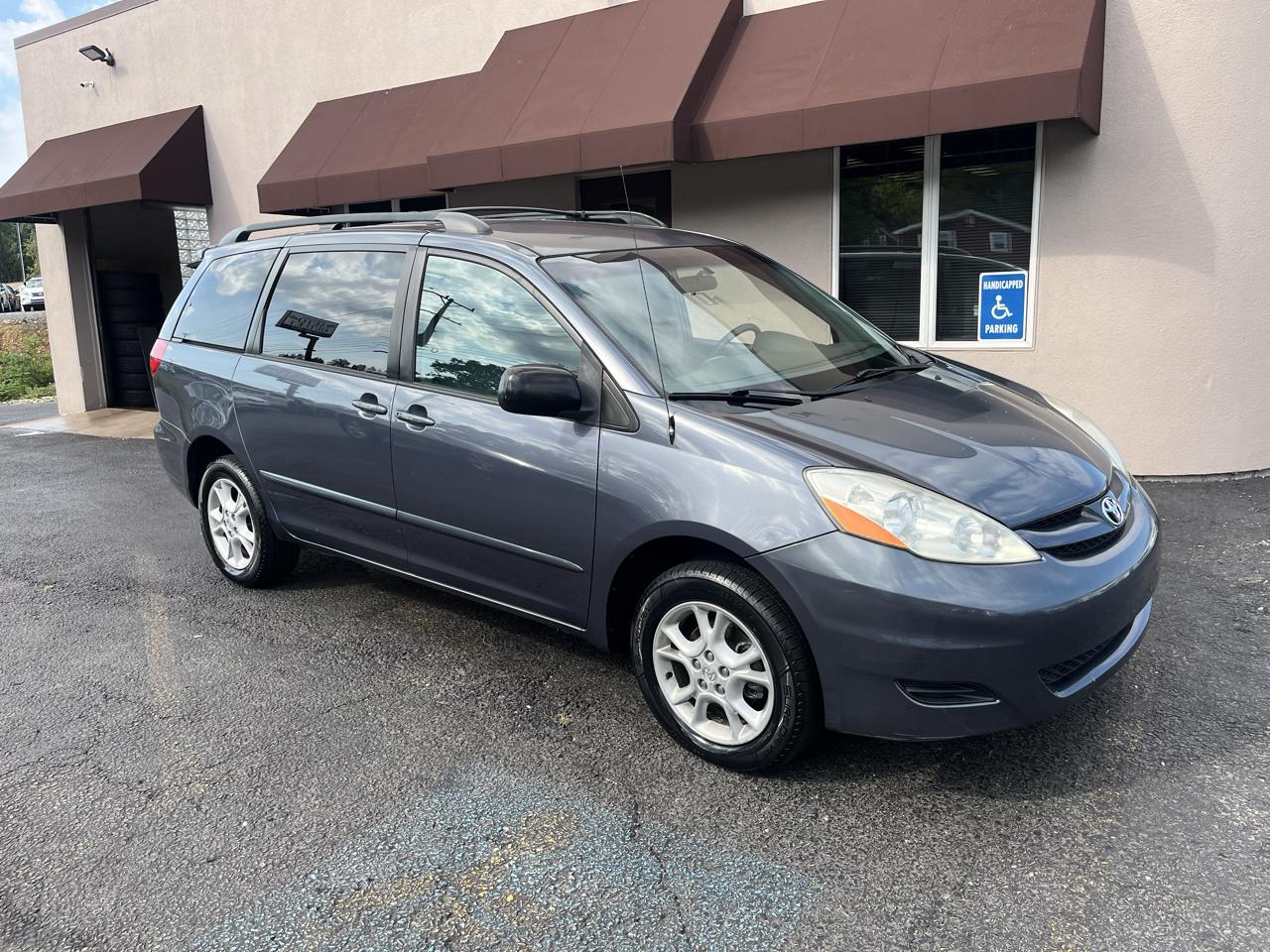 Toyota Sienna LE AWD 2006