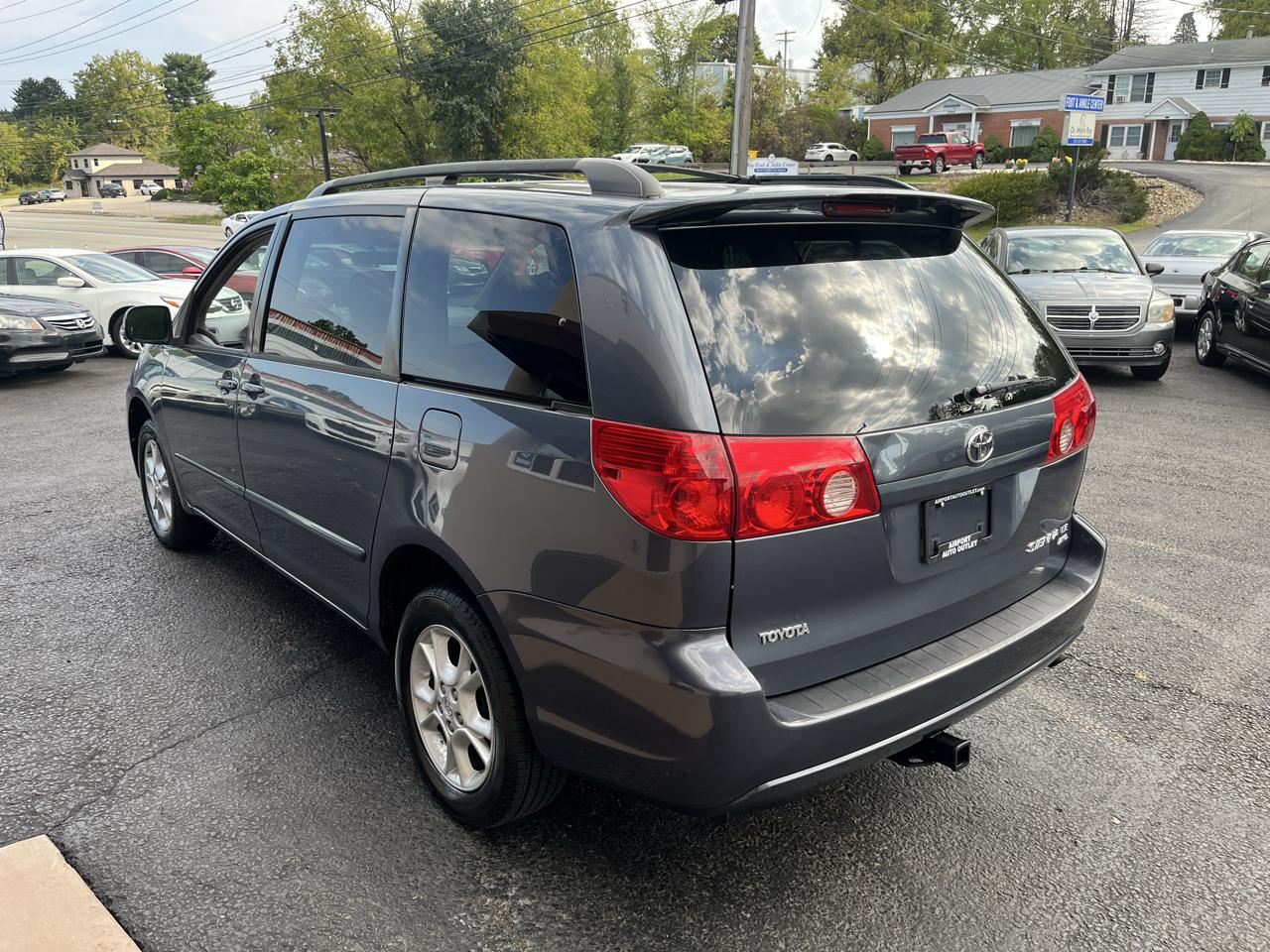 Toyota Sienna LE AWD 2006