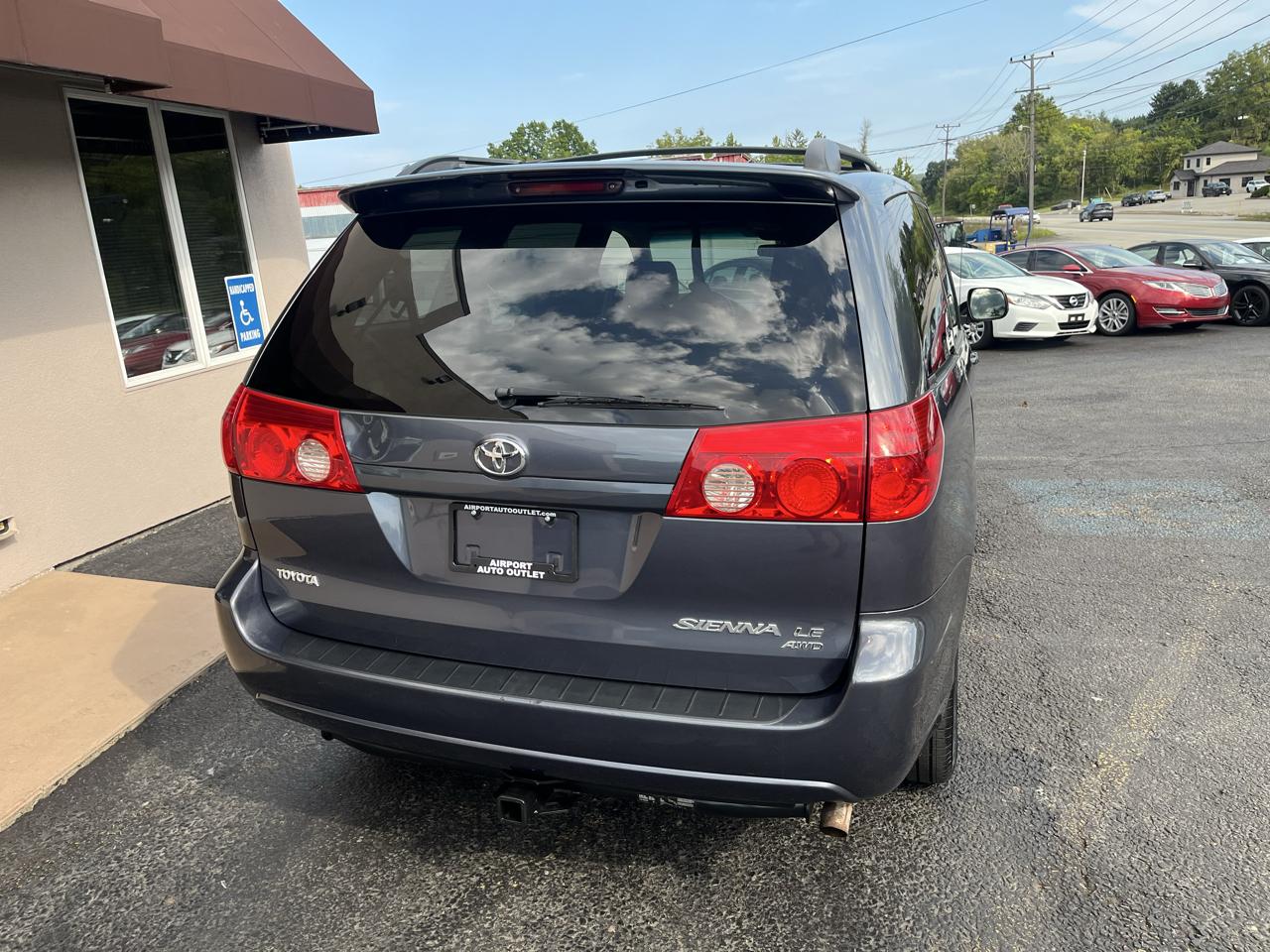 Toyota Sienna LE AWD 2006