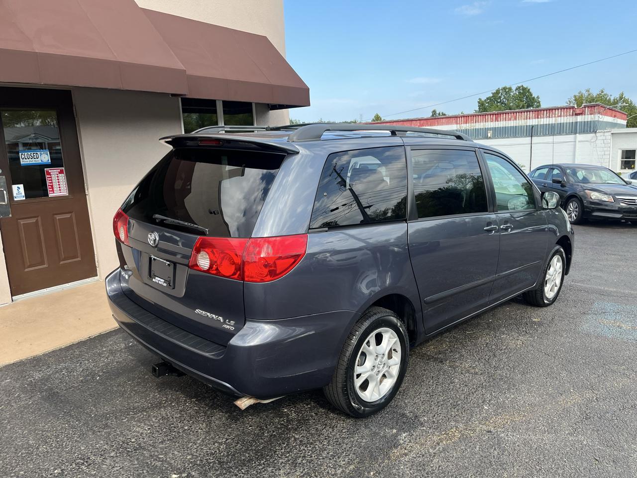 Toyota Sienna LE AWD 2006