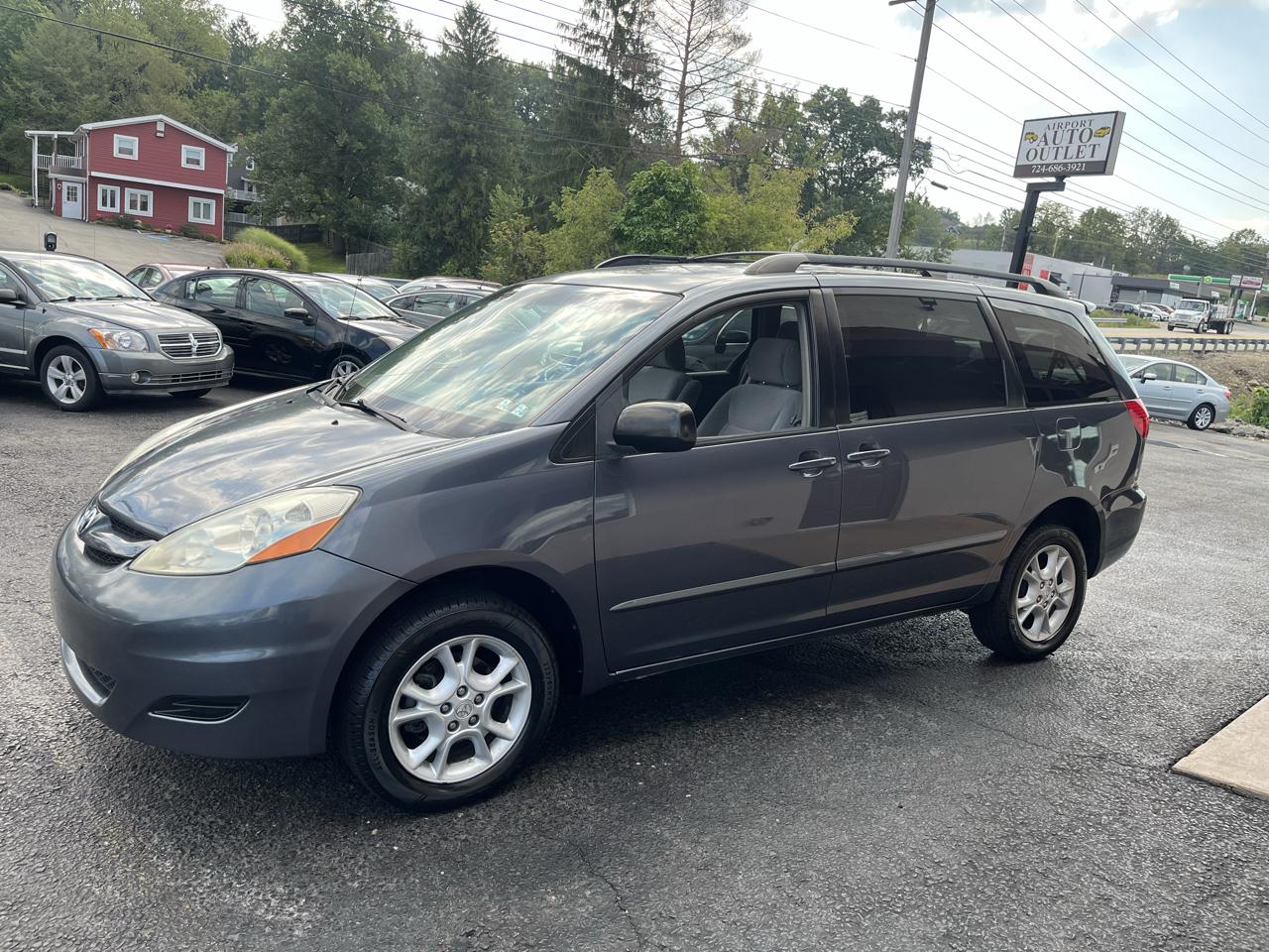 Toyota Sienna LE AWD 2006