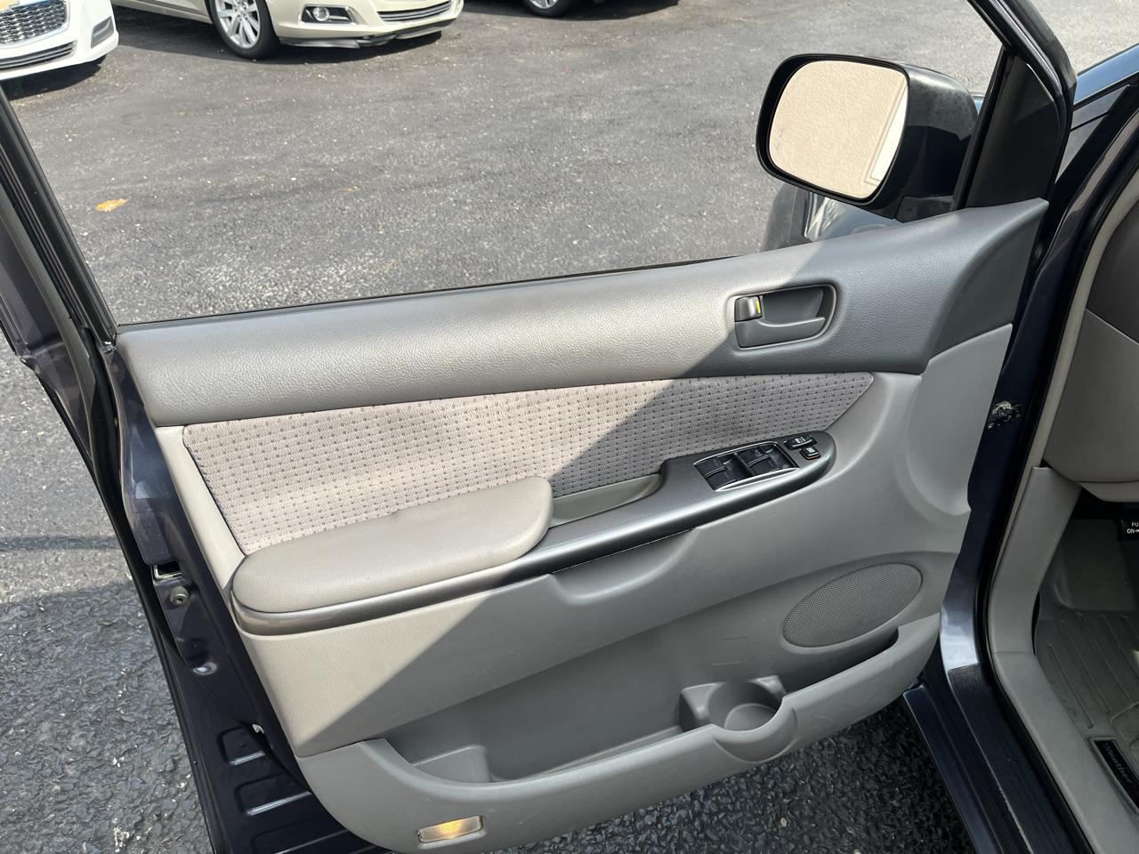 Toyota Sienna LE AWD 2006