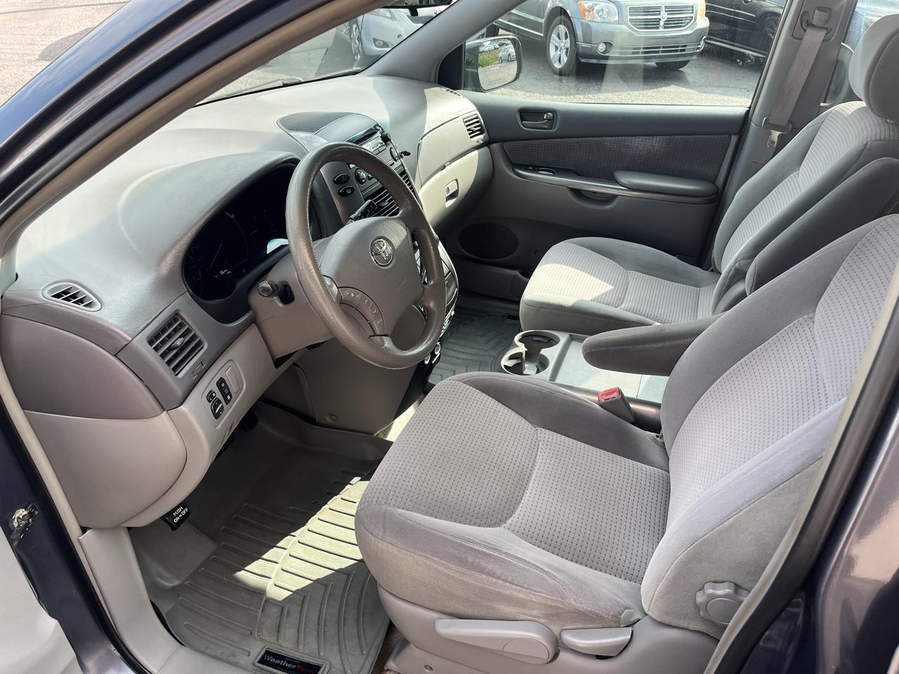 Toyota Sienna LE AWD 2006