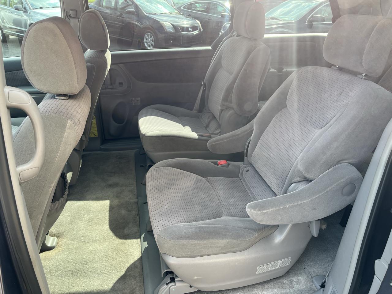 Toyota Sienna LE AWD 2006