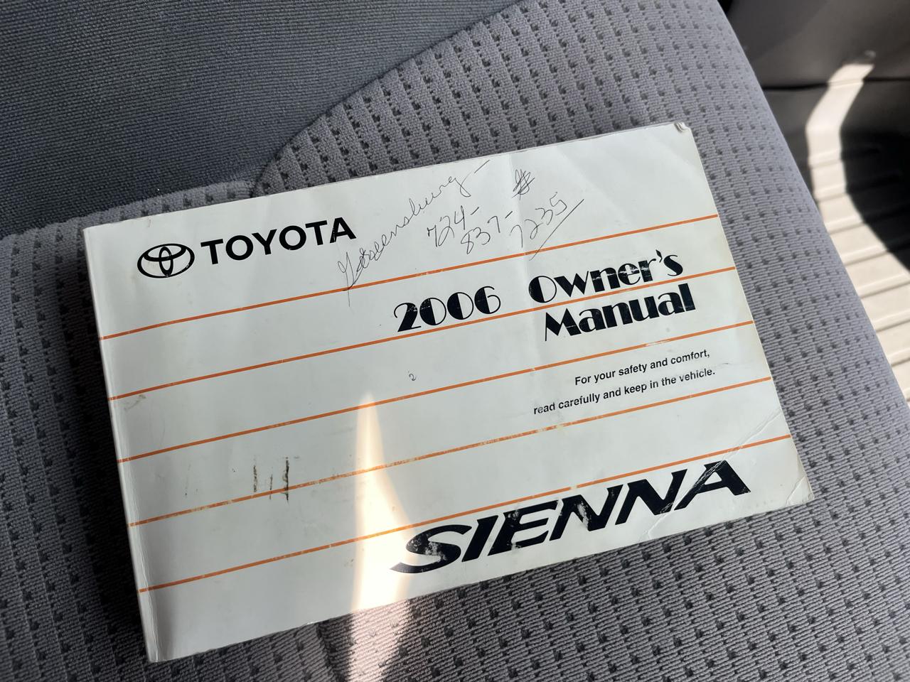 Toyota Sienna LE AWD 2006