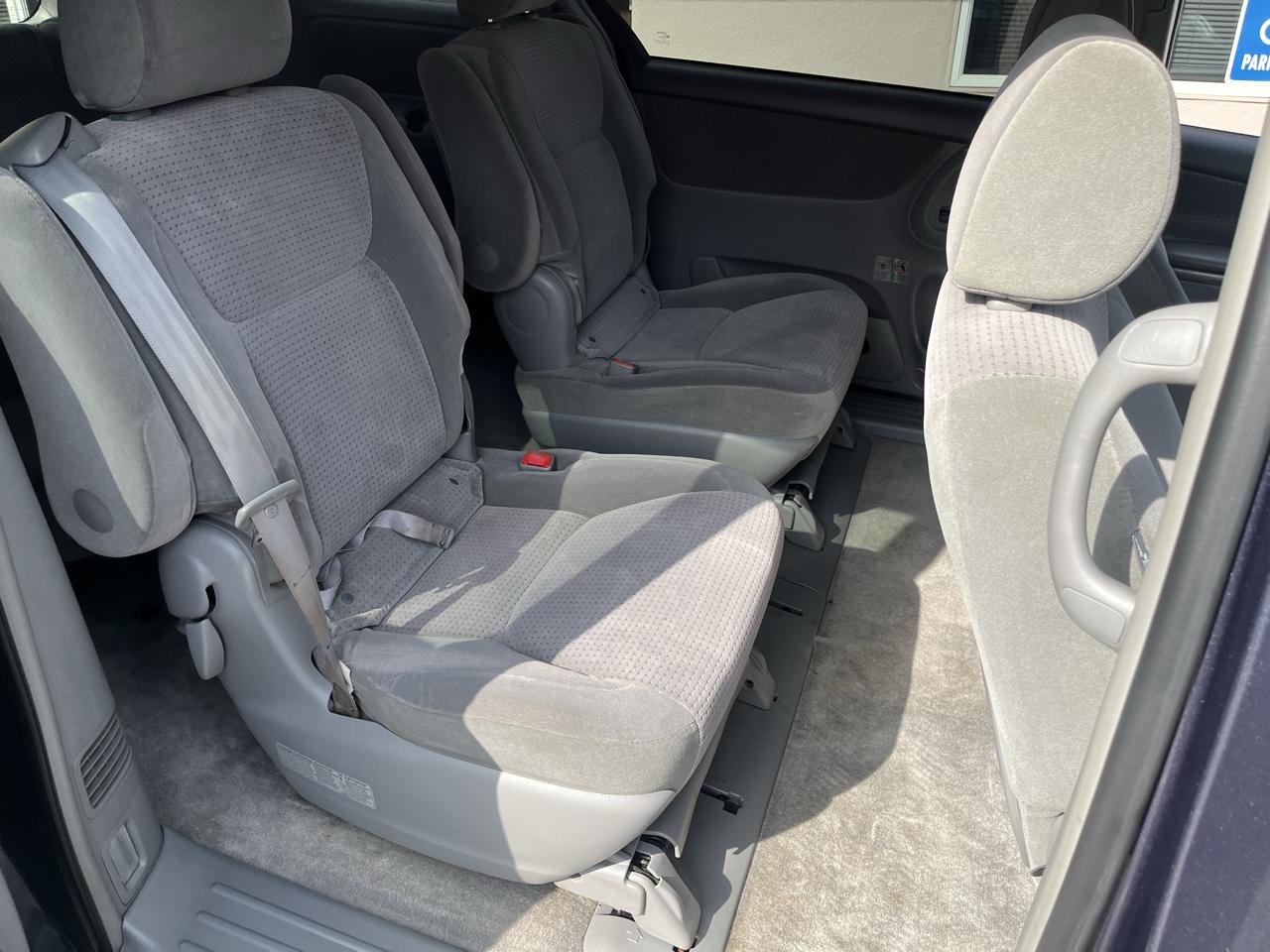Toyota Sienna LE AWD 2006