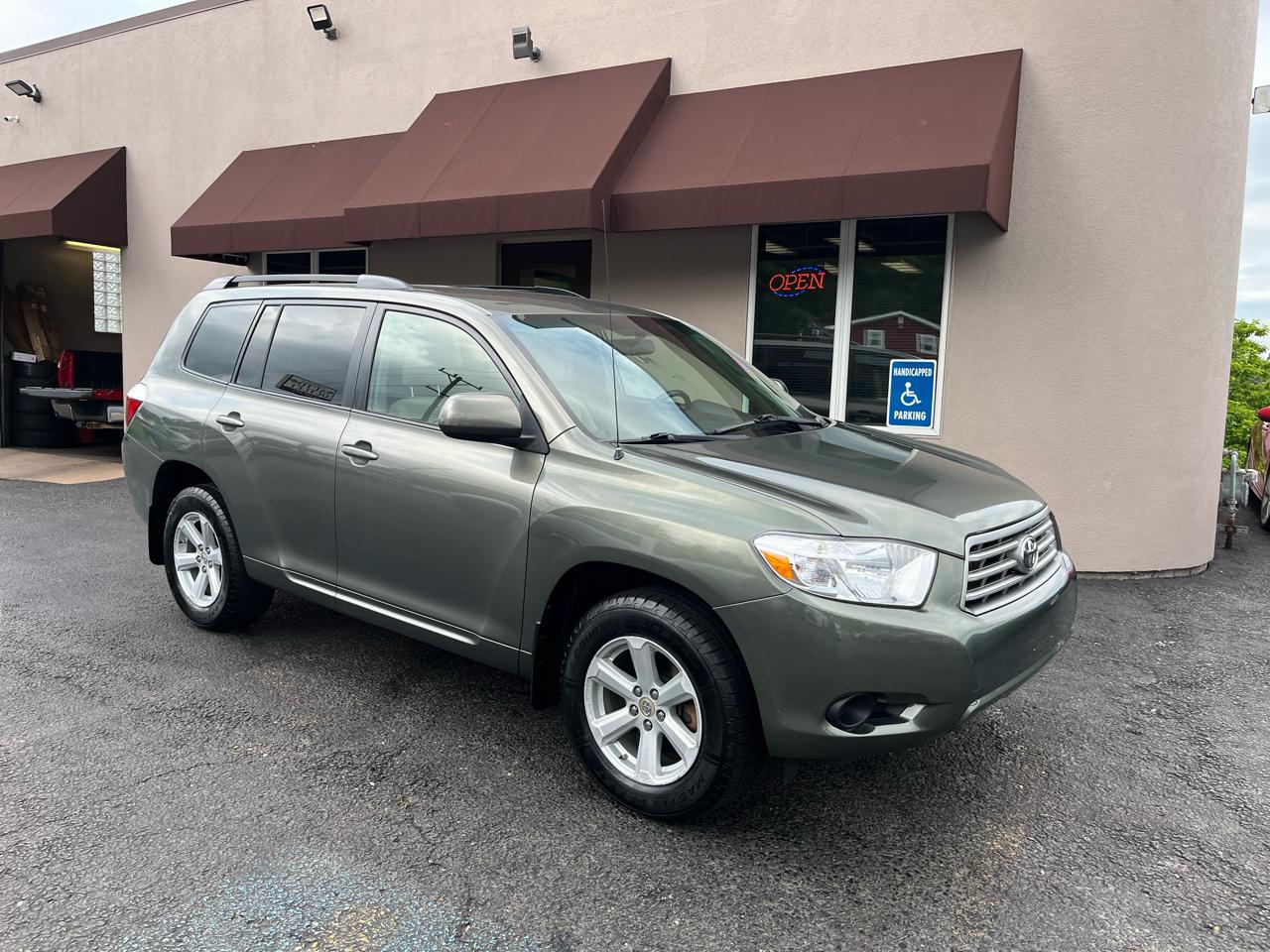 Toyota Highlander Base 4WD 2009