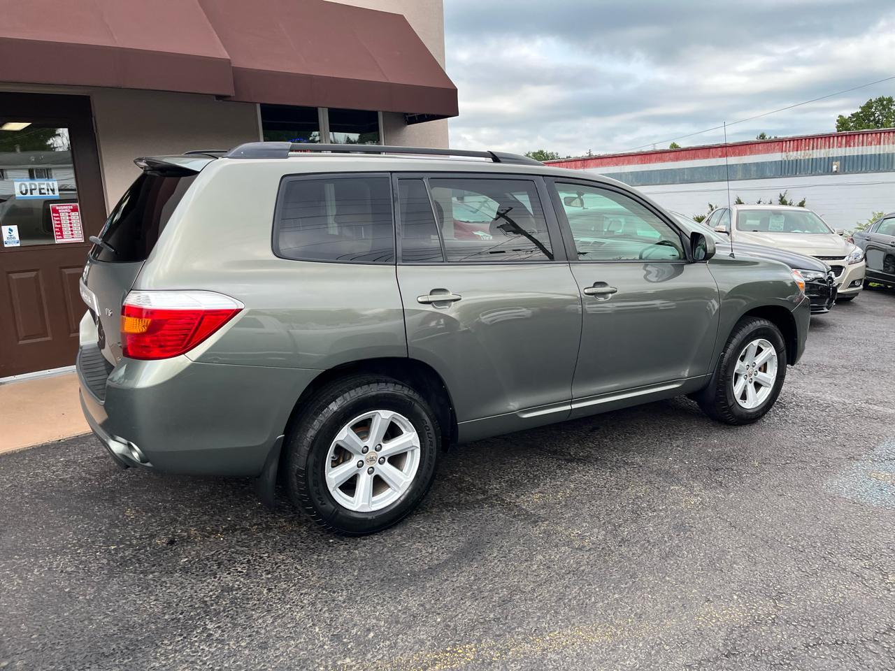 Toyota Highlander Base 4WD 2009
