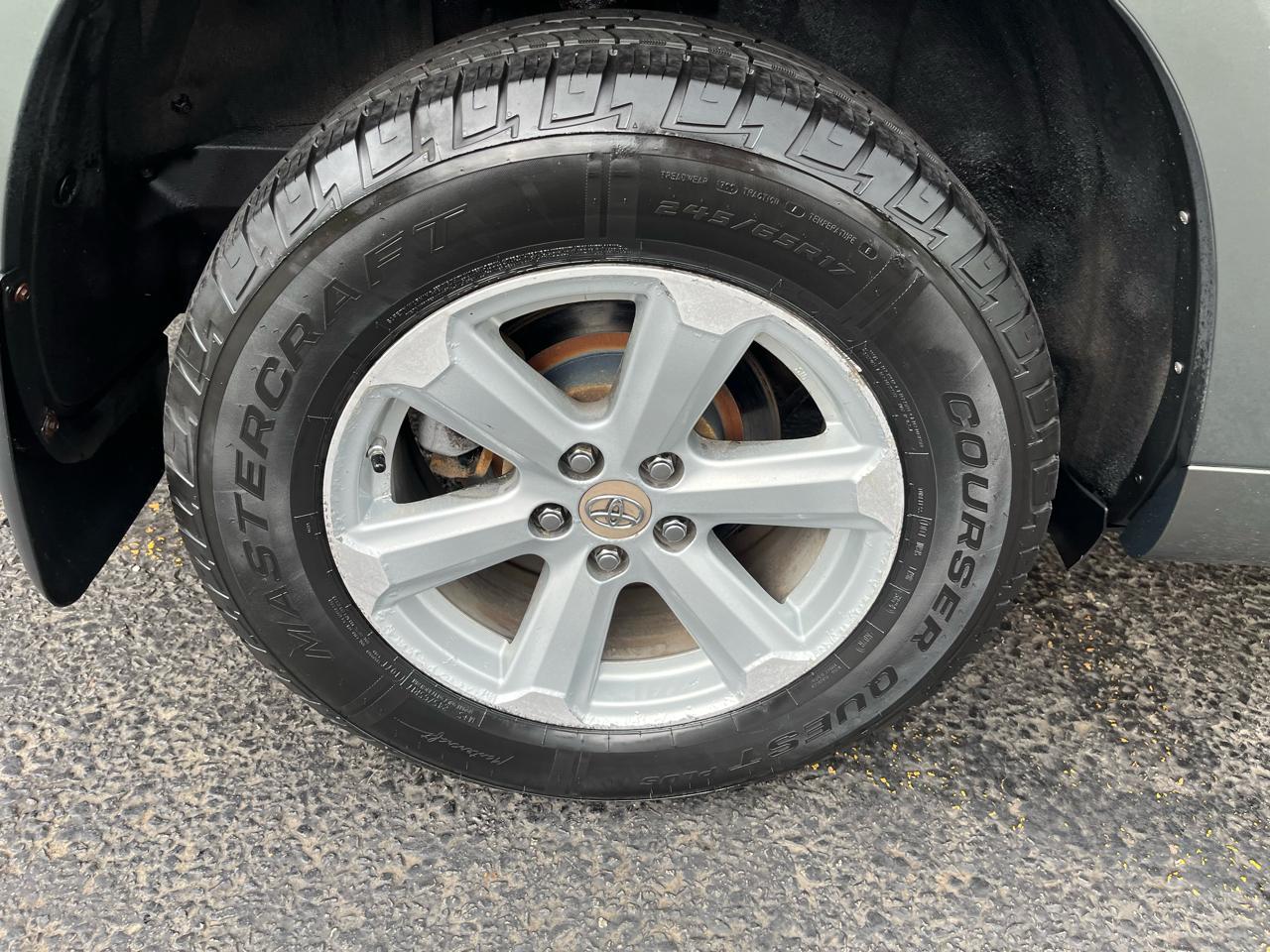 Toyota Highlander Base 4WD 2009