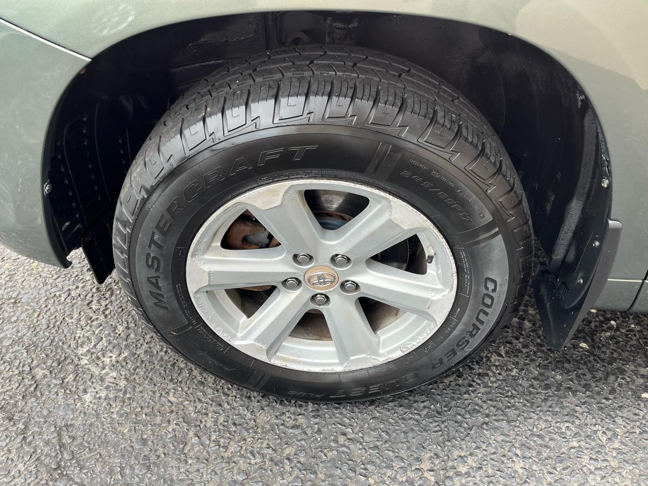 Toyota Highlander Base 4WD 2009