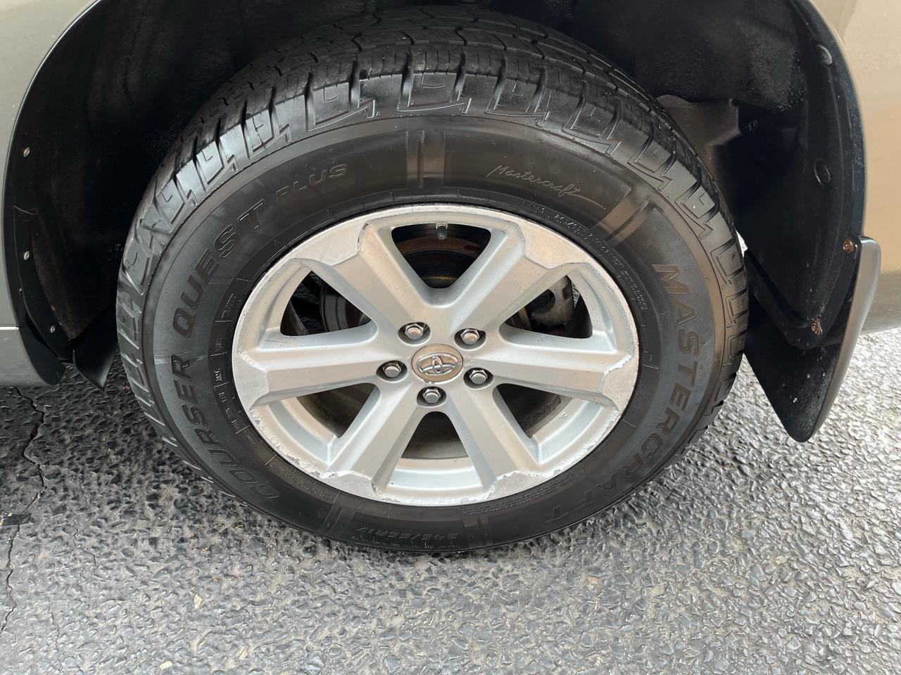 Toyota Highlander Base 4WD 2009