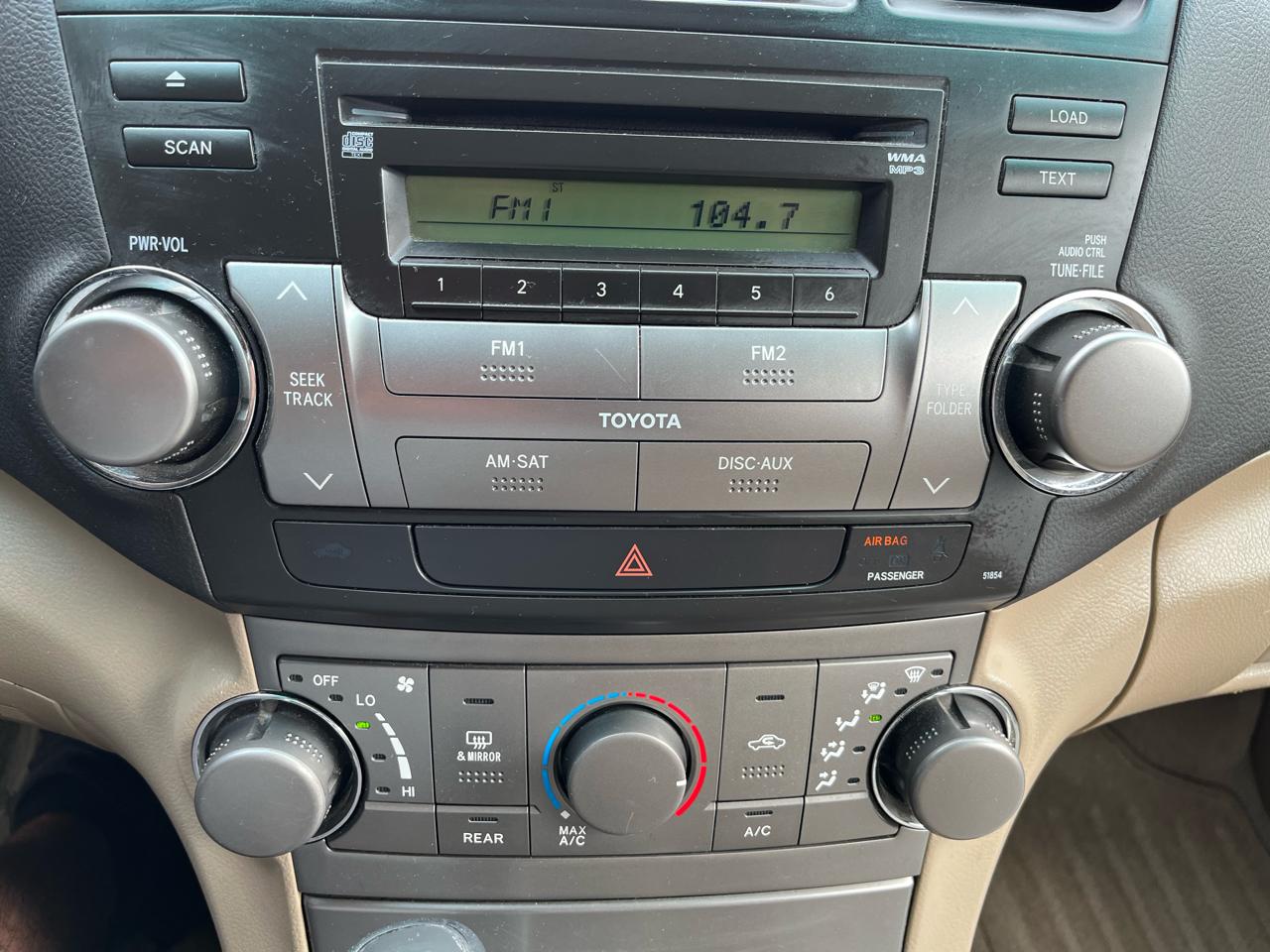 Toyota Highlander Base 4WD 2009