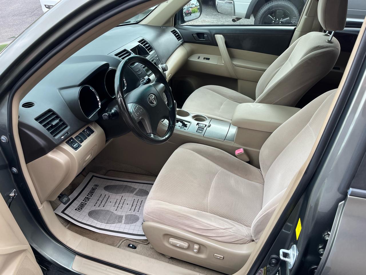 Toyota Highlander Base 4WD 2009